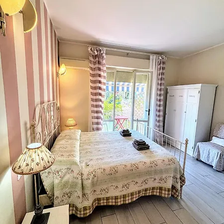 Il Sole In Terrazza - A Due Passi Dal Mare - Private Garden And Parking Daire *